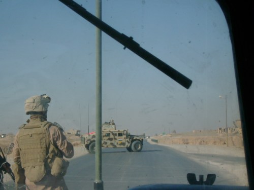 iraqi-army-hummv-in-convoy-paused-at-road-junction