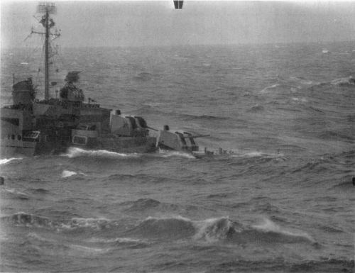 777px-Unidentified_Allen_M_Sumner_class_destroyer_in_heavy_seas_during_Typhoon_Cobra