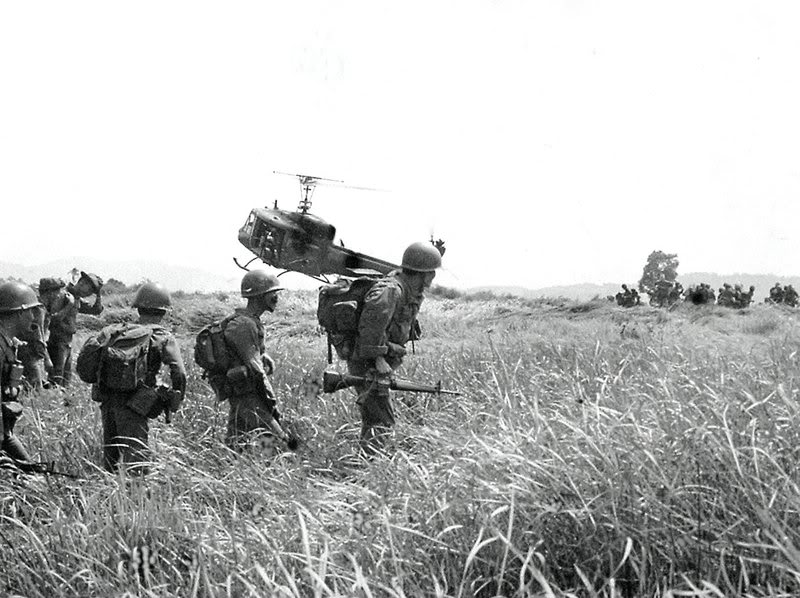 Joint_operation_with_ARVN_112-1