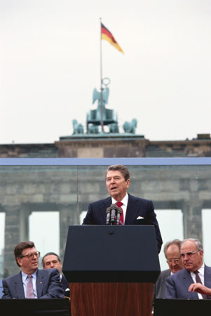 RonaldReagan at wall