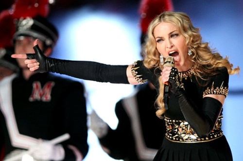 1592439-madonna-super-bowl-10-617-409