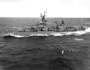 300px-USS_Taussig_(DD-746)_port_side_1965