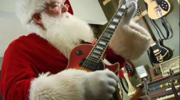 santa-thwak-guitar1