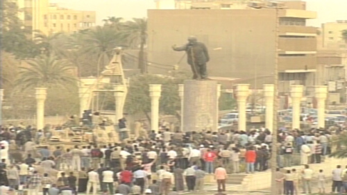 vault-von-saddam-statue-fall-itn-640x360