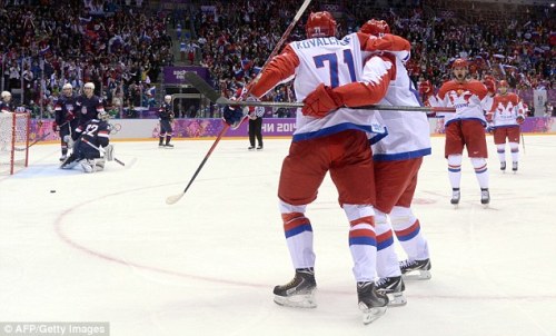 article-0-1B83D84900000578-216_634x384