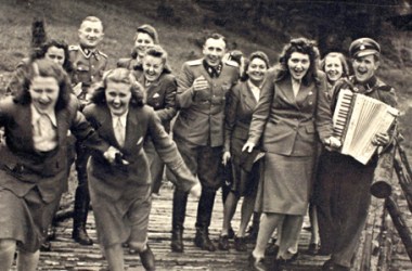 1-album-s-d-auschwitz-un-documentaire-en-avant-premiere-sur-telerama-frm67515